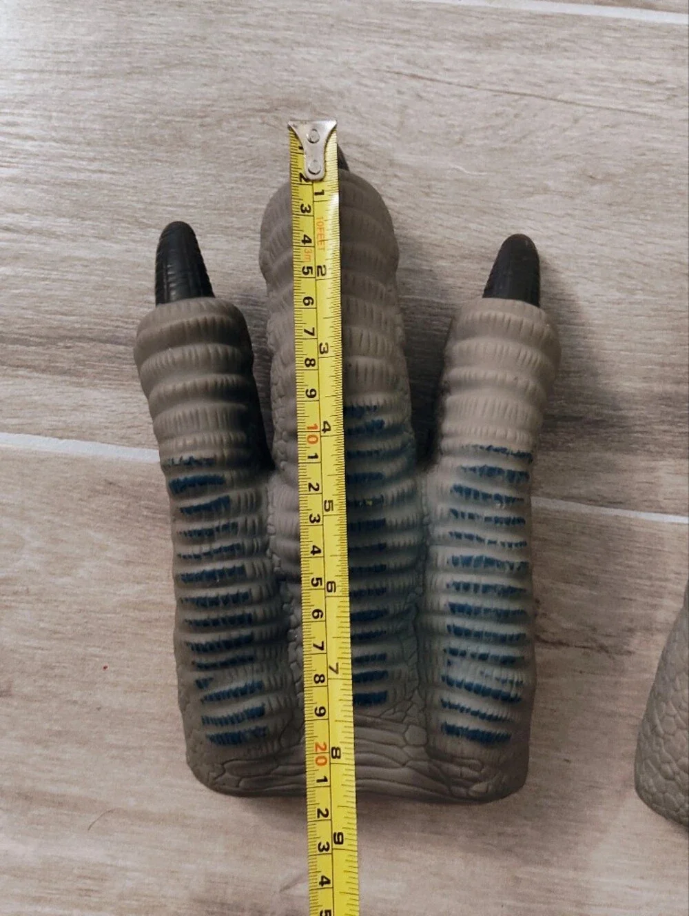 Jurassic World Claw Gloves - Grey with Blue Stripes